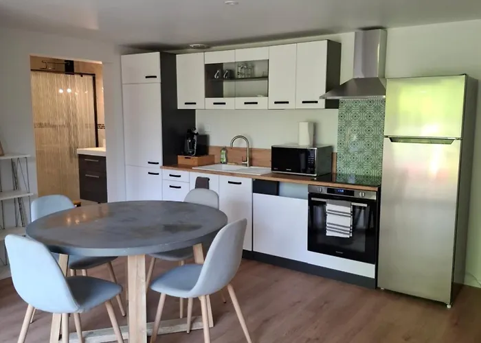 Le Nid Paisible 아파트 Montsoué